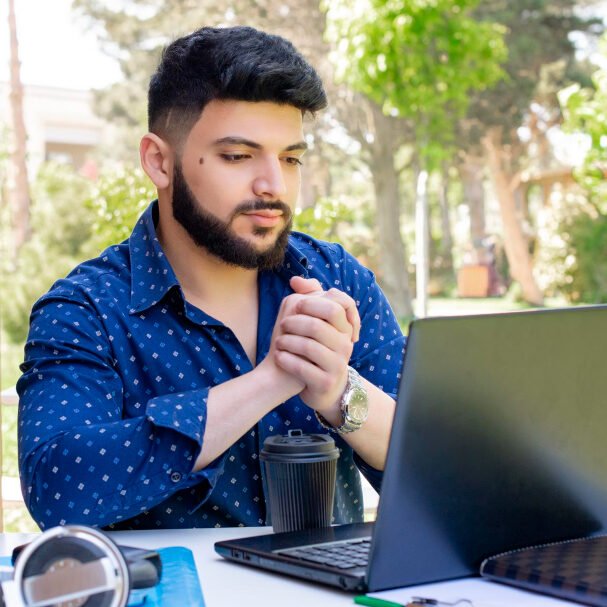 using bulk whatsapp marketing software for networking